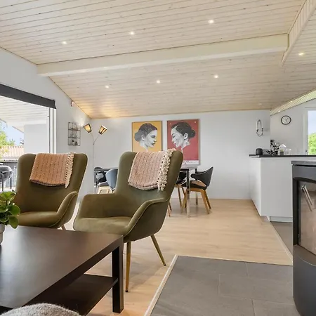 3 Bedroom Stunning In Prázdninový dům *