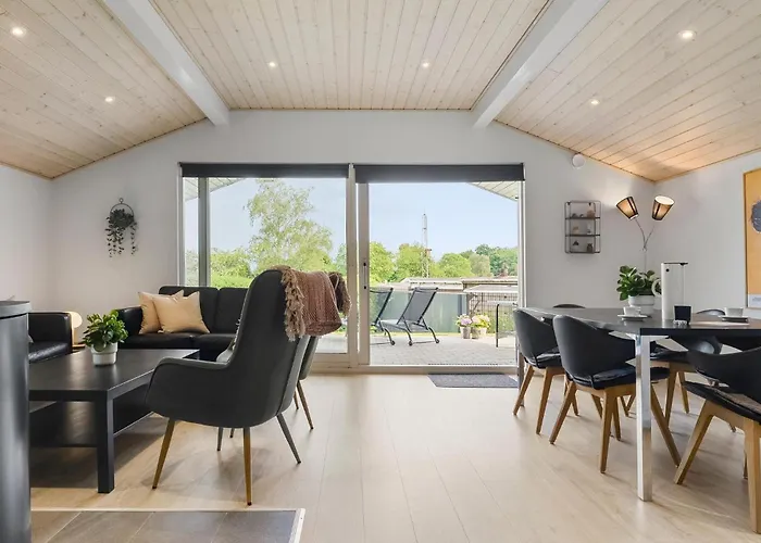 3 Bedroom Stunning In * Hejls